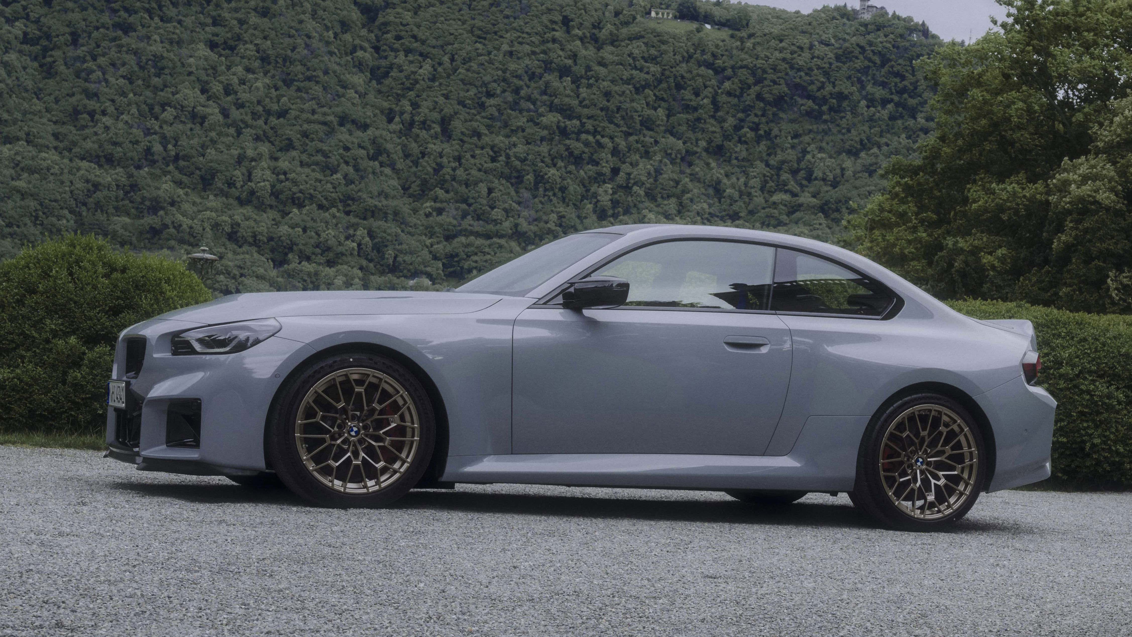 BMW M2 CS - side